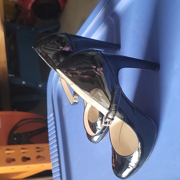 SOLD - Picture 4 of 5